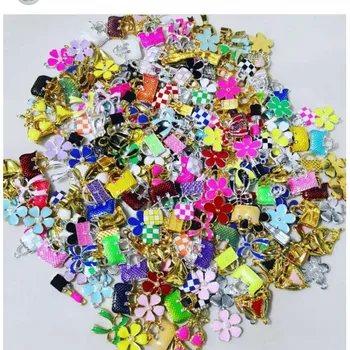 100pcs blandet farverige charme egnet til kvinder, DIY smykker tilbehør M20